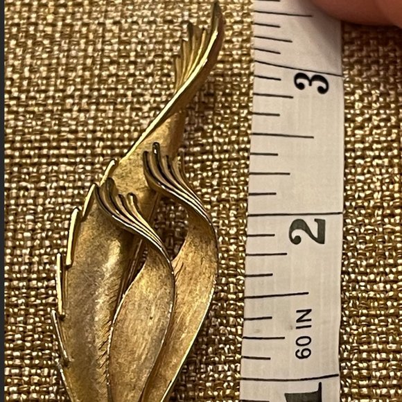 Vintage **Rare find** Trifari Wheat Brooch - Picture 3 of 5